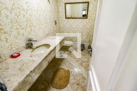 Apartamento à venda com 309m², 5 quartos e 4 vagas Apartamento à venda com 309m², 5 quartos e 4 vagasLavabo