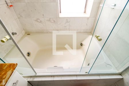 Apartamento à venda com 309m², 5 quartos e 4 vagas Apartamento à venda com 309m², 5 quartos e 4 vagasBanheiro da Suíte 1