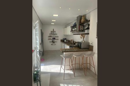 Casa à venda com 175m², 3 quartos e 4 vagas