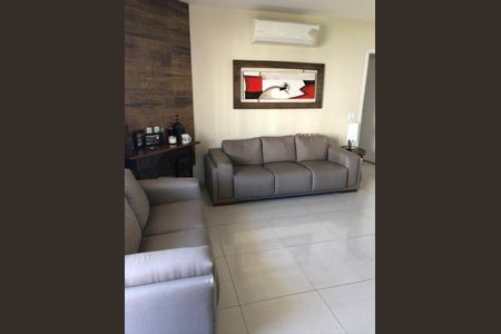 Apartamento à venda com 200m², 3 quartos e 4 vagas