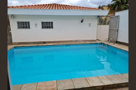 Casa para alugar com 333m², 5 quartos e 5 vagas