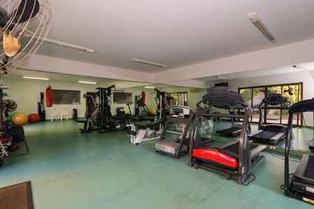 Apartamento à venda com 945m², 4 quartos e 4 vagas Apartamento à venda com 945m², 4 quartos e 4 vagasÁrea comum - Academia
