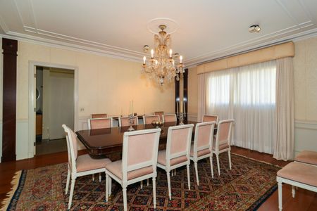Apartamento à venda com 945m², 4 quartos e 4 vagas Apartamento à venda com 945m², 4 quartos e 4 vagasSala de Jantar