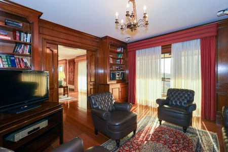 Apartamento à venda com 945m², 4 quartos e 4 vagas Apartamento à venda com 945m², 4 quartos e 4 vagasEscritório