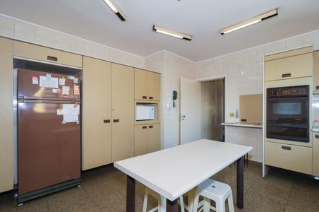 Apartamento à venda com 945m², 4 quartos e 4 vagas Apartamento à venda com 945m², 4 quartos e 4 vagasCozinha