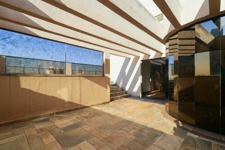 Apartamento à venda com 945m², 4 quartos e 4 vagas Apartamento à venda com 945m², 4 quartos e 4 vagasCobertura