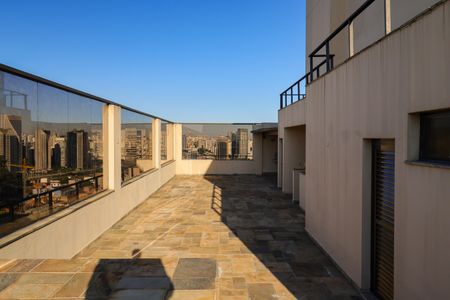 Apartamento à venda com 945m², 4 quartos e 4 vagas Apartamento à venda com 945m², 4 quartos e 4 vagasCobertura