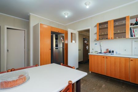 Apartamento à venda com 945m², 4 quartos e 4 vagas Apartamento à venda com 945m², 4 quartos e 4 vagasCopa