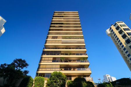 Apartamento à venda com 945m², 4 quartos e 4 vagas Apartamento à venda com 945m², 4 quartos e 4 vagasFachada