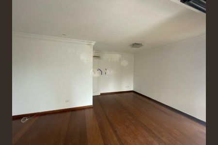 Apartamento para alugar com 242m², 4 quartos e 4 vagas