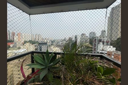 Apartamento para alugar com 242m², 4 quartos e 4 vagas