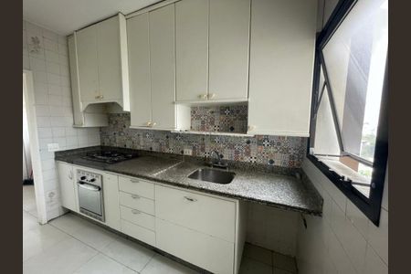 Apartamento para alugar com 242m², 4 quartos e 4 vagas