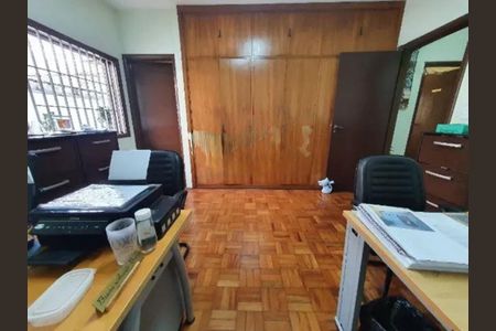 Casa à venda com 320m², 4 quartos e 6 vagas