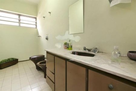 Casa à venda com 320m², 4 quartos e 6 vagas