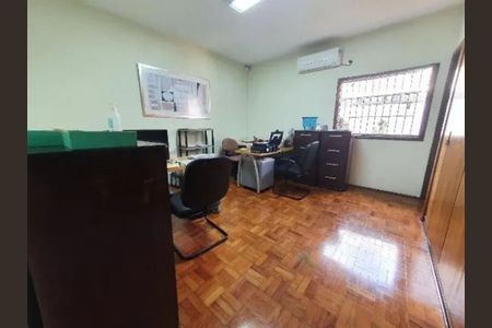 Casa à venda com 320m², 4 quartos e 6 vagas