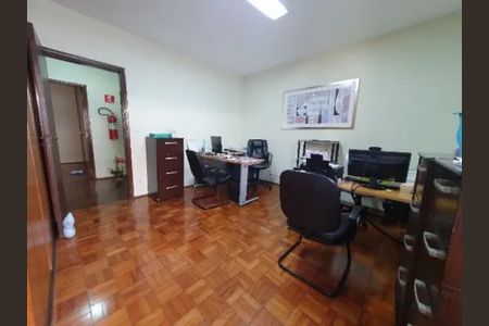 Casa à venda com 320m², 4 quartos e 6 vagas