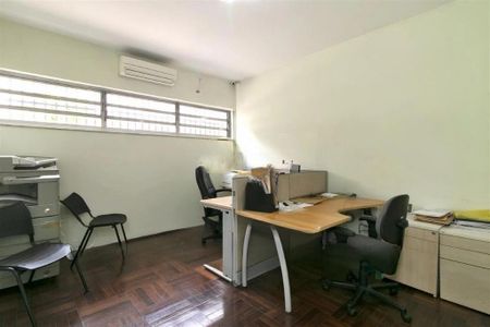 Casa à venda com 320m², 4 quartos e 6 vagas