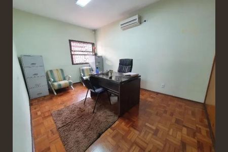 Casa à venda com 320m², 4 quartos e 6 vagas