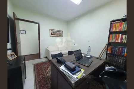 Casa à venda com 320m², 4 quartos e 6 vagas