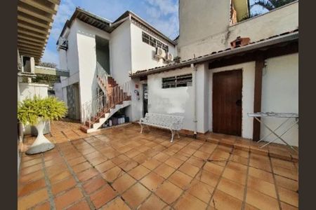 Casa à venda com 320m², 4 quartos e 6 vagas