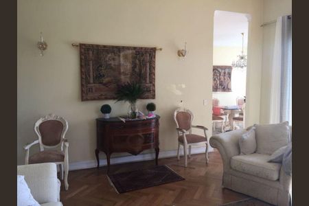 Casa à venda com 700m², 4 quartos e 2 vagas
