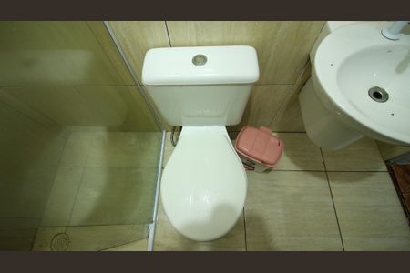 Casa à venda com 70m², 2 quartos e sem vaga Casa à venda com 70m², 2 quartos e sem vagaBanheiro