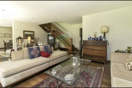 Casa à venda com 380m², 4 quartos e 3 vagas