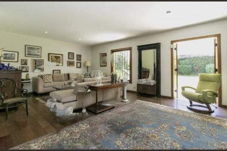 Casa à venda com 380m², 4 quartos e 3 vagas