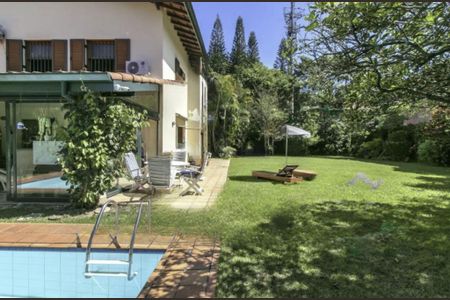 Casa à venda com 380m², 4 quartos e 3 vagas