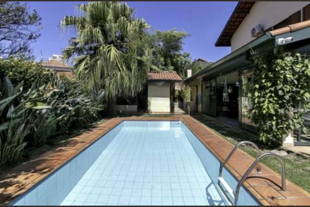 Casa à venda com 380m², 4 quartos e 3 vagas