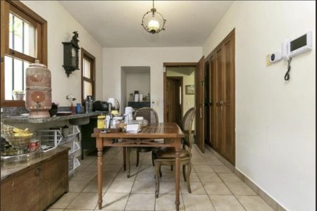 Casa à venda com 380m², 4 quartos e 3 vagas