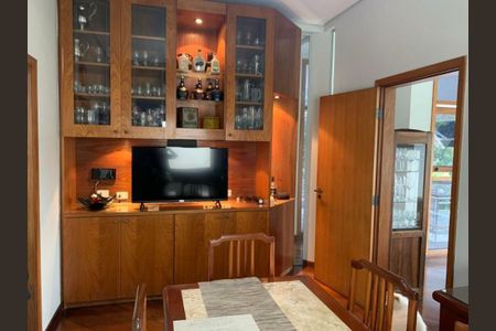 Casa à venda com 594m², 5 quartos e 6 vagas
