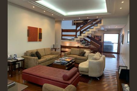 Casa à venda com 594m², 5 quartos e 6 vagas