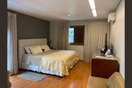 Casa à venda com 594m², 5 quartos e 6 vagas