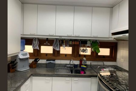 Casa à venda com 594m², 5 quartos e 6 vagas