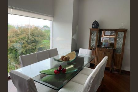 Casa à venda com 594m², 5 quartos e 6 vagas