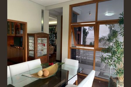 Casa à venda com 594m², 5 quartos e 6 vagas