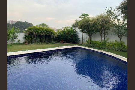 Casa à venda com 594m², 5 quartos e 6 vagas