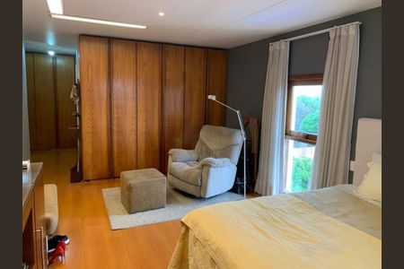 Casa à venda com 594m², 5 quartos e 6 vagas