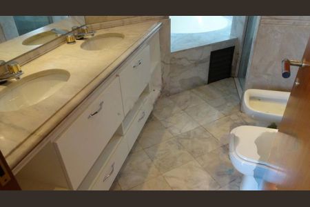 Apartamento à venda com 251m², 4 quartos e 3 vagas