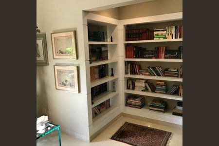 Apartamento à venda com 223m², 4 quartos e 4 vagas