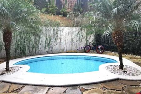 Casa à venda com 363m², 4 quartos e 6 vagas