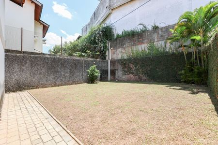 Casa à venda com 223m², 5 quartos e 4 vagas Casa à venda com 223m², 5 quartos e 4 vagasÁrea externa