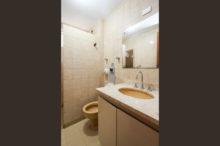 Casa à venda com 223m², 5 quartos e 4 vagas Casa à venda com 223m², 5 quartos e 4 vagasBanheiro Social