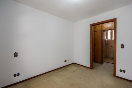 Casa à venda com 223m², 5 quartos e 4 vagas Casa à venda com 223m², 5 quartos e 4 vagasSuíte