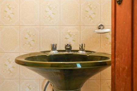 Casa à venda com 223m², 5 quartos e 4 vagas Casa à venda com 223m², 5 quartos e 4 vagasLavabo