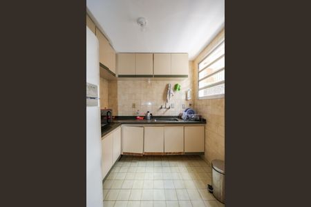 Casa à venda com 223m², 5 quartos e 4 vagas Casa à venda com 223m², 5 quartos e 4 vagasCozinha