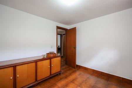 Casa à venda com 223m², 5 quartos e 4 vagas Casa à venda com 223m², 5 quartos e 4 vagasCopa