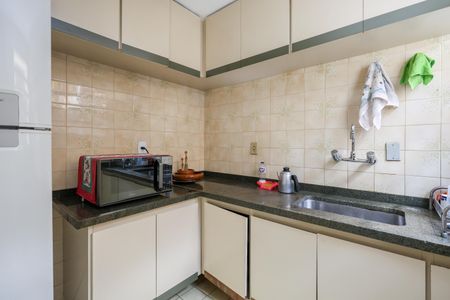 Casa à venda com 223m², 5 quartos e 4 vagas Casa à venda com 223m², 5 quartos e 4 vagasCozinha