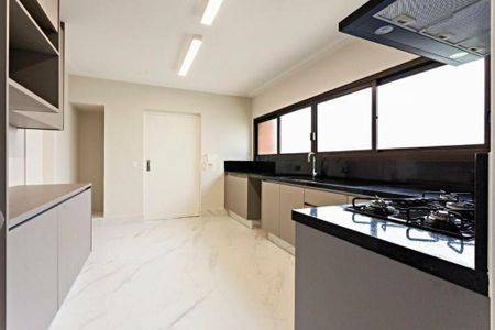 Apartamento à venda com 210m², 3 quartos e 3 vagas